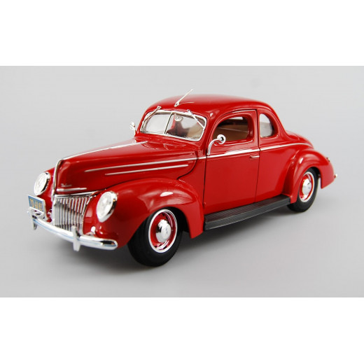 Maisto 1939 Ford Deluxe, Scale 1:18, Red Color
